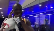 意犹未尽！追梦在球员通道又做了一遍&ldquo;晚安安&rdquo;🤣